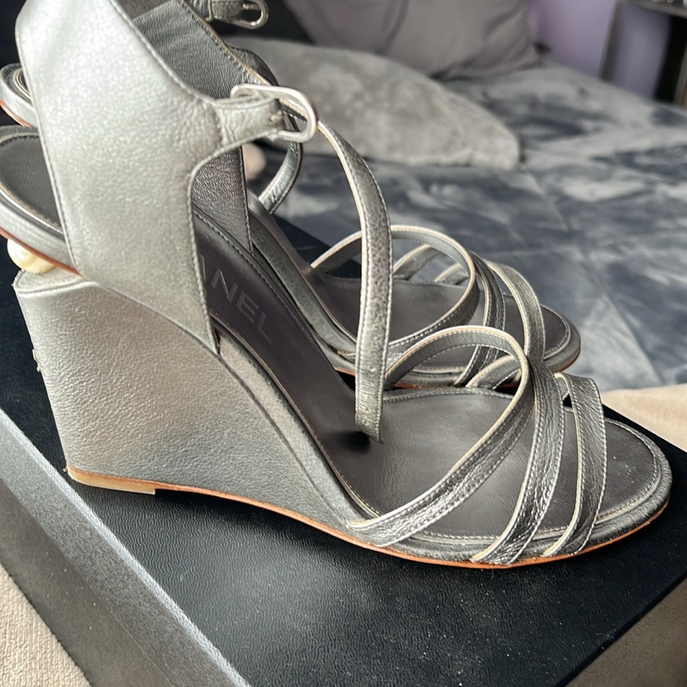 Chanel sandals 39.5 - Picture 2 of 12
